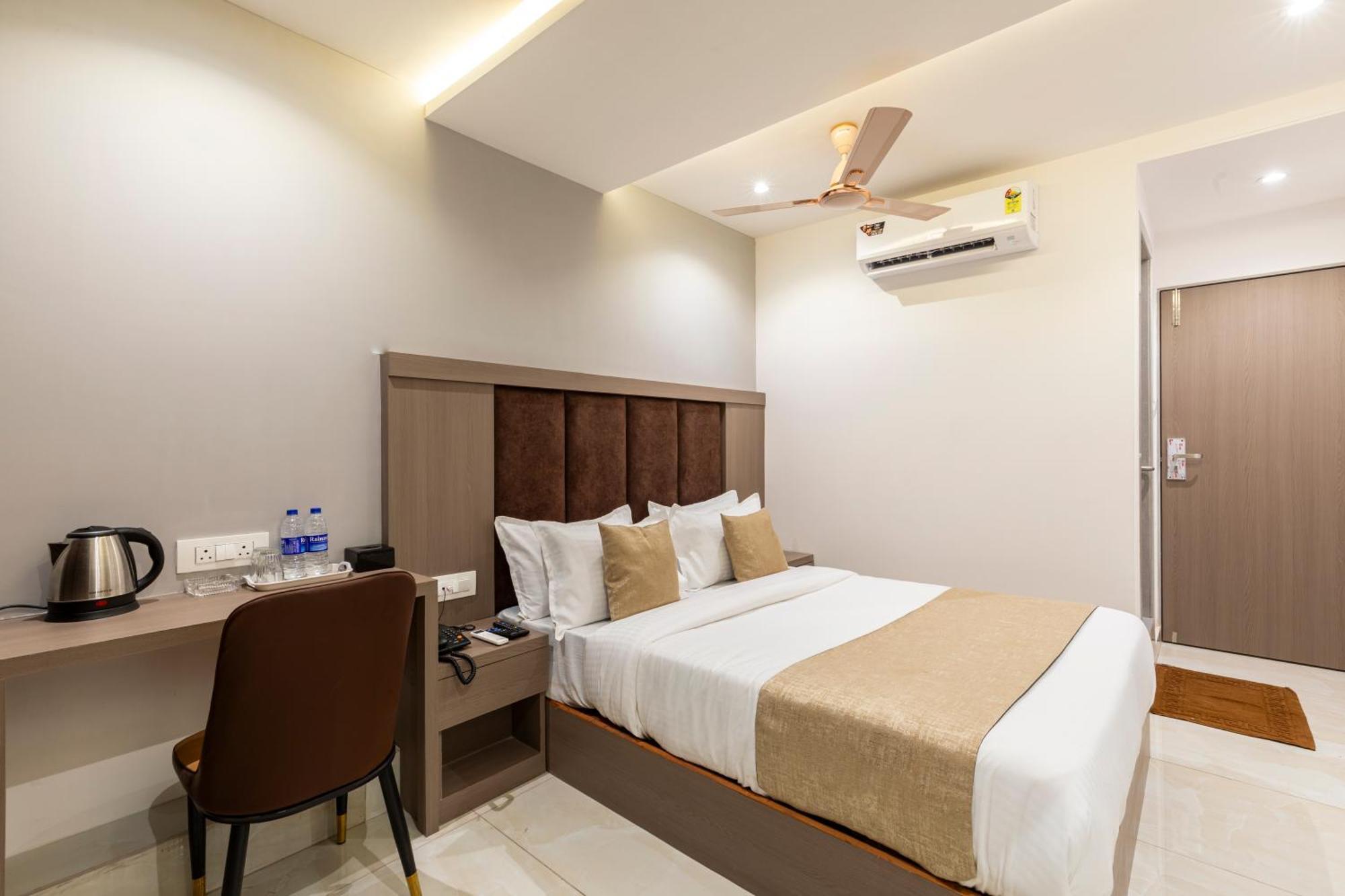 Hotel Metromax Andheri 3*