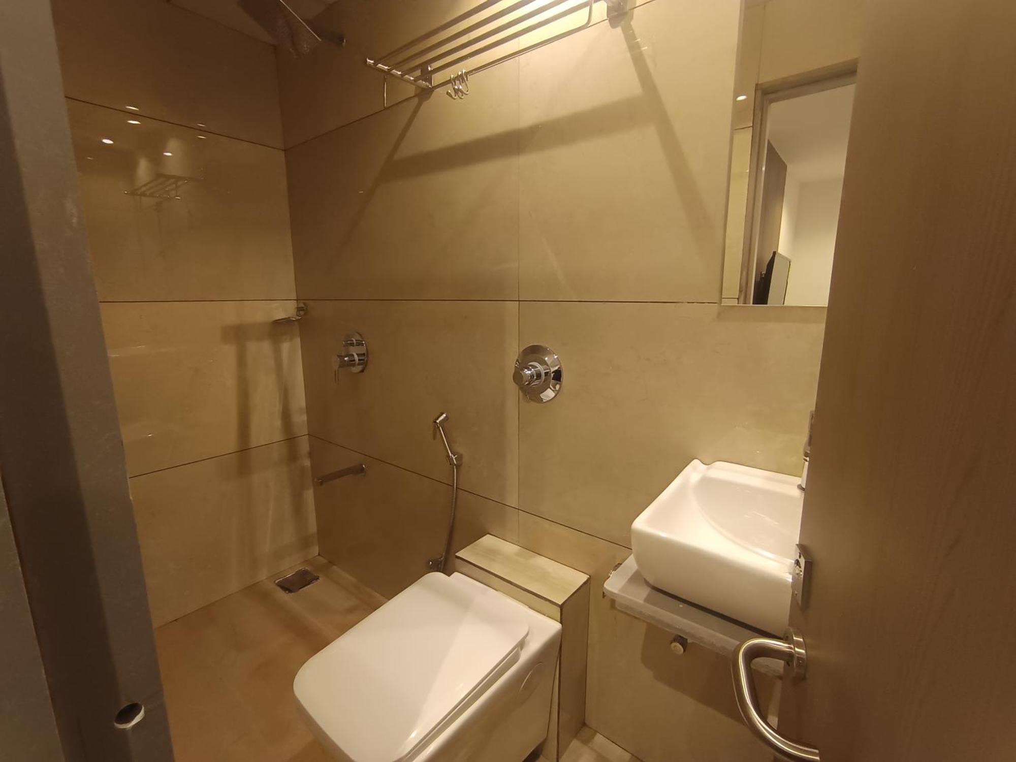 Metromax Andheri 3*